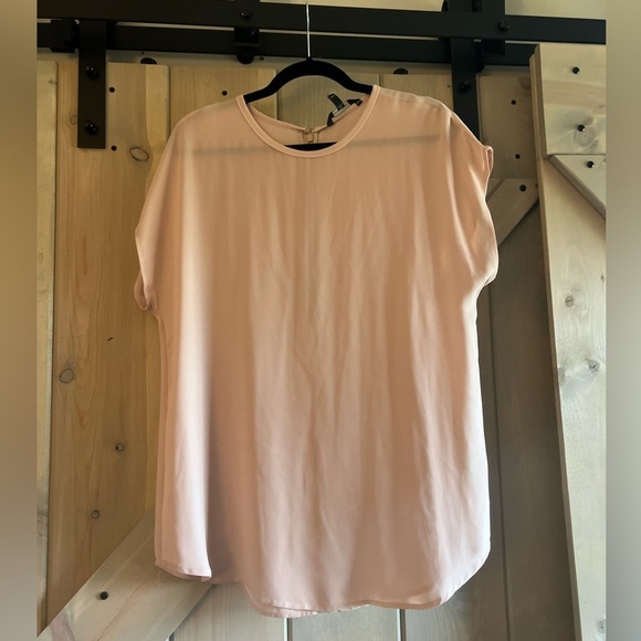 LIKE NEW Banana Republic Zip Back Blouse - Picture 1 of 6